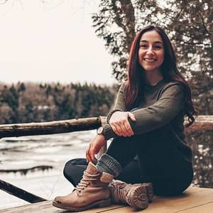 Meet your Posher, Alexandra